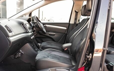 Volkswagen Sharan II, 2012 год, 1 380 000 рублей, 21 фотография