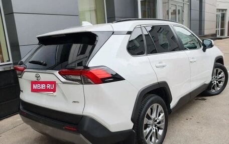 Toyota RAV4, 2021 год, 3 900 000 рублей, 4 фотография
