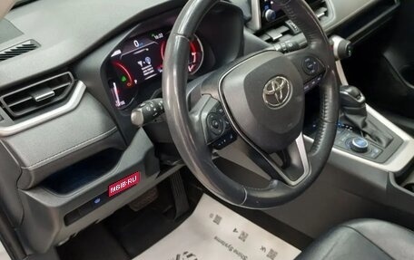 Toyota RAV4, 2021 год, 3 900 000 рублей, 8 фотография