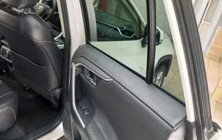Toyota RAV4, 2021 год, 3 900 000 рублей, 16 фотография