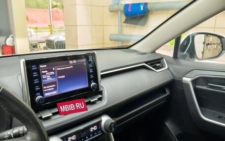 Toyota RAV4, 2021 год, 3 900 000 рублей, 13 фотография