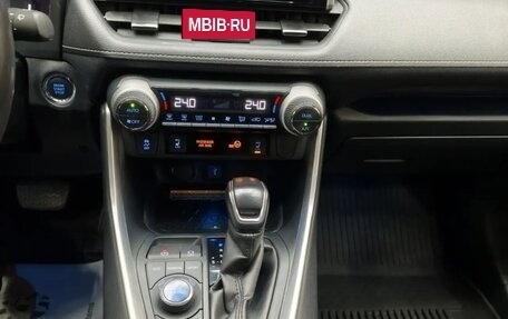 Toyota RAV4, 2021 год, 3 900 000 рублей, 12 фотография