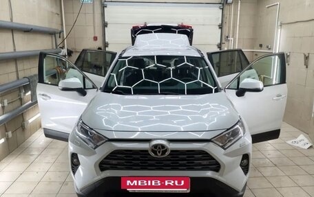 Toyota RAV4, 2021 год, 3 900 000 рублей, 15 фотография