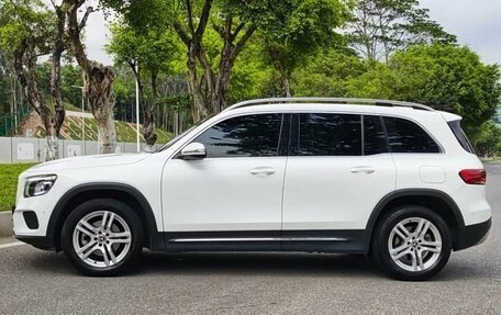 Mercedes-Benz GLB, 2023 год, 2 390 000 рублей, 6 фотография