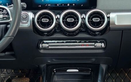 Mercedes-Benz GLB, 2023 год, 2 390 000 рублей, 11 фотография