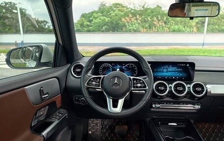 Mercedes-Benz GLB, 2023 год, 2 390 000 рублей, 14 фотография