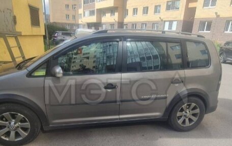 Volkswagen Touran III, 2008 год, 550 000 рублей, 2 фотография