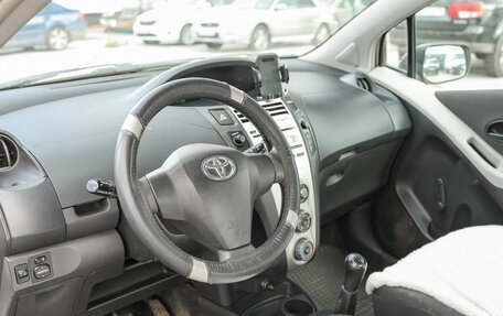 Toyota Yaris III рестайлинг, 2008 год, 409 000 рублей, 9 фотография