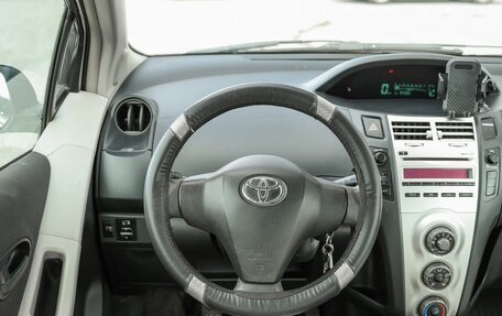 Toyota Yaris III рестайлинг, 2008 год, 409 000 рублей, 12 фотография