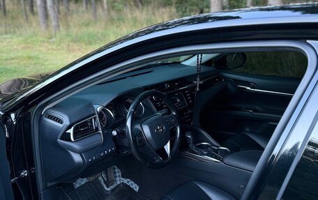 Toyota Camry, 2019 год, 2 800 000 рублей, 6 фотография