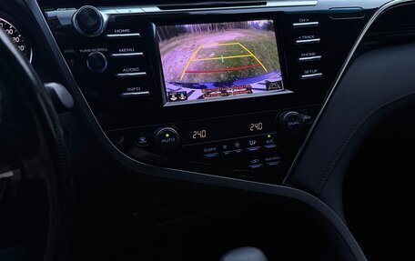 Toyota Camry, 2019 год, 2 800 000 рублей, 15 фотография
