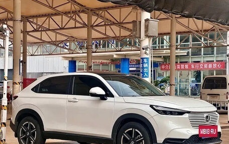 Honda Vezel, 2023 год, 1 867 777 рублей, 3 фотография
