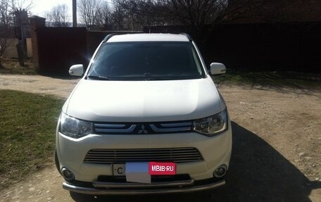 Mitsubishi Outlander III рестайлинг 3, 2013 год, 1 400 000 рублей, 1 фотография