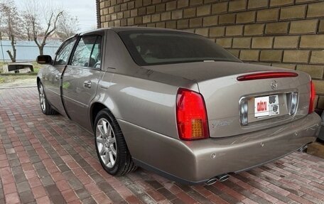 Cadillac DeVille VIII, 2004 год, 2 800 000 рублей, 3 фотография