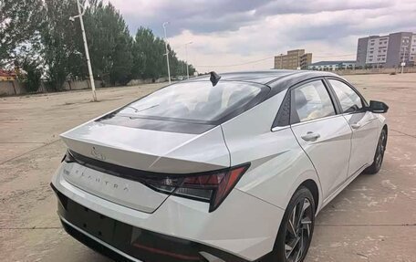 Hyundai Elantra, 2023 год, 1 290 000 рублей, 4 фотография