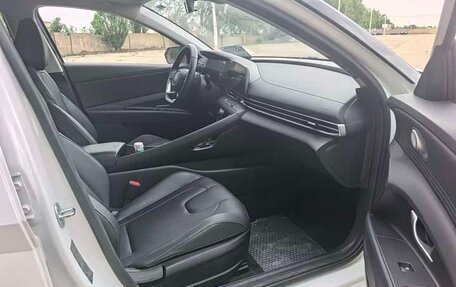 Hyundai Elantra, 2023 год, 1 290 000 рублей, 8 фотография