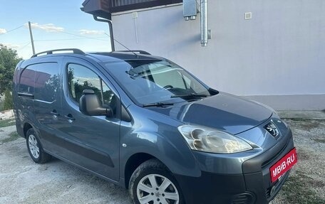 Peugeot Partner II рестайлинг 2, 2011 год, 790 000 рублей, 3 фотография
