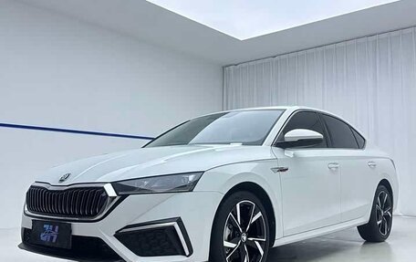 Skoda Octavia IV, 2023 год, 1 554 000 рублей, 2 фотография