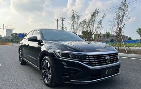 Volkswagen Passat B8 рестайлинг, 2023 год, 1 898 000 рублей, 2 фотография