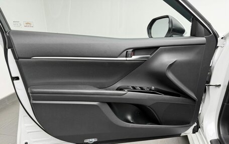Toyota Camry, 2018 год, 2 247 000 рублей, 10 фотография
