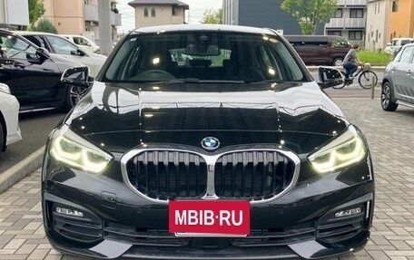 BMW 1 серия, 2020 год, 1 300 000 рублей, 2 фотография