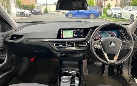 BMW 1 серия, 2020 год, 1 300 000 рублей, 10 фотография