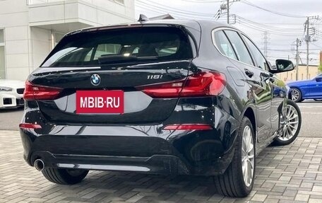 BMW 1 серия, 2020 год, 1 300 000 рублей, 4 фотография