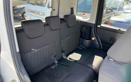 Toyota Roomy I, 2019 год, 700 000 рублей, 11 фотография