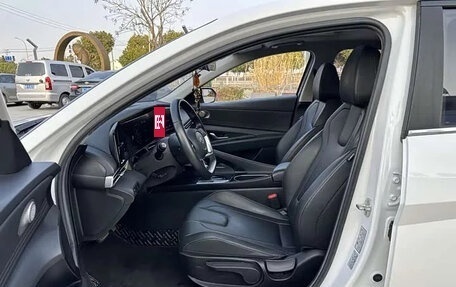 Hyundai Elantra, 2022 год, 1 280 000 рублей, 4 фотография