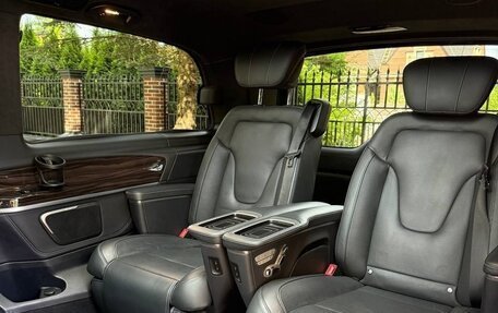 Mercedes-Benz V-Класс, 2021 год, 6 900 000 рублей, 5 фотография