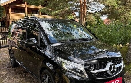 Mercedes-Benz V-Класс, 2021 год, 6 900 000 рублей, 1 фотография