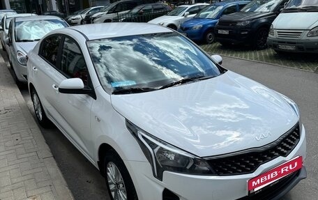 KIA Rio IV, 2022 год, 1 650 000 рублей, 2 фотография