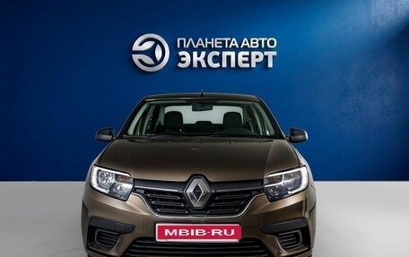 Renault Logan II, 2018 год, 1 000 000 рублей, 2 фотография