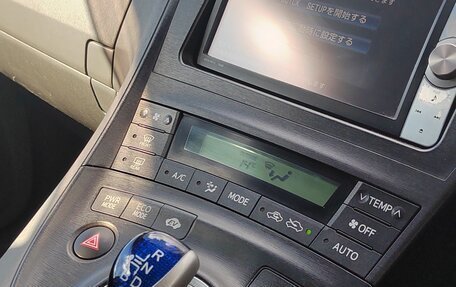 Toyota Prius, 2011 год, 1 050 000 рублей, 9 фотография