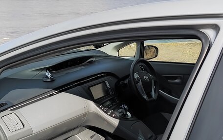 Toyota Prius, 2011 год, 1 050 000 рублей, 13 фотография