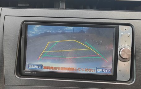 Toyota Prius, 2011 год, 1 050 000 рублей, 10 фотография