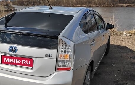 Toyota Prius, 2011 год, 1 050 000 рублей, 2 фотография