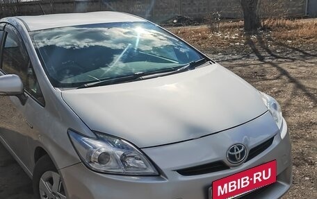 Toyota Prius, 2011 год, 1 050 000 рублей, 3 фотография
