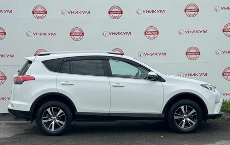 Toyota RAV4, 2018 год, 2 399 000 рублей, 6 фотография