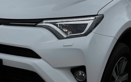 Toyota RAV4, 2018 год, 2 399 000 рублей, 11 фотография