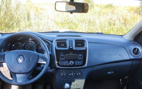 Renault Logan II, 2017 год, 600 000 рублей, 8 фотография