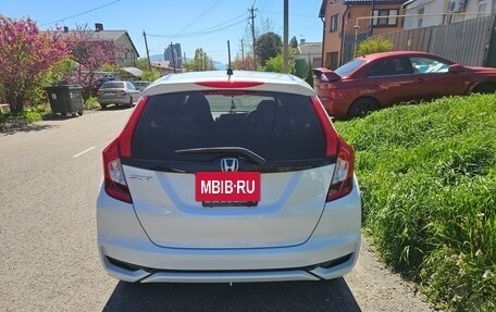 Honda Fit III, 2018 год, 1 555 000 рублей, 4 фотография