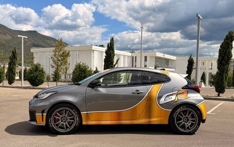 Toyota Yaris, 2024 год, 6 100 000 рублей, 5 фотография