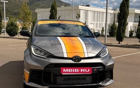 Toyota Yaris, 2024 год, 6 100 000 рублей, 7 фотография