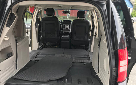 Chrysler Voyager IV, 2010 год, 1 350 000 рублей, 7 фотография