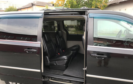 Chrysler Voyager IV, 2010 год, 1 350 000 рублей, 3 фотография