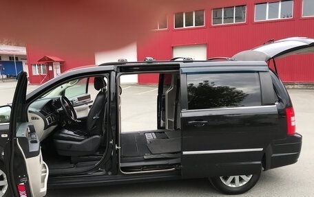 Chrysler Voyager IV, 2010 год, 1 350 000 рублей, 9 фотография