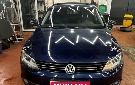 Volkswagen Jetta VI, 2012 год, 1 000 000 рублей, 1 фотография