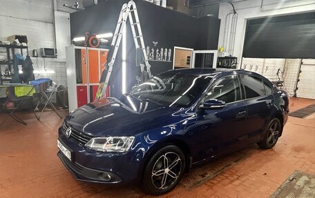 Volkswagen Jetta VI, 2012 год, 1 000 000 рублей, 4 фотография