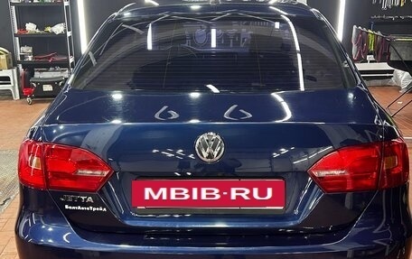 Volkswagen Jetta VI, 2012 год, 1 000 000 рублей, 2 фотография
